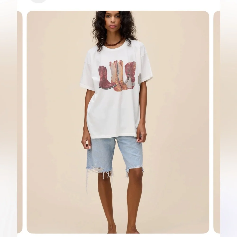 Daydreamer Kick Off Your Boots Merch Tee - Picture 5 of 5